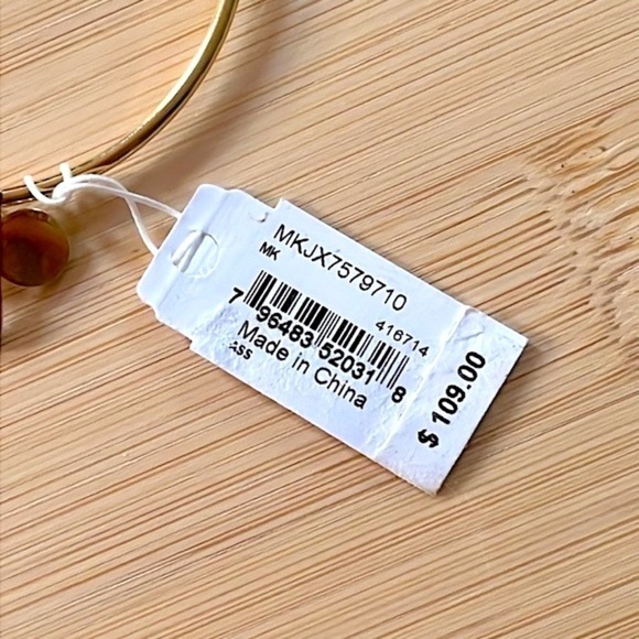 Brand New Michael Kors Gold Tone Heart Hook & Eye Clasp Bangle Charm Bracelet - Picture 9 of 10